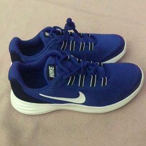 Brand new nikes adult size 6